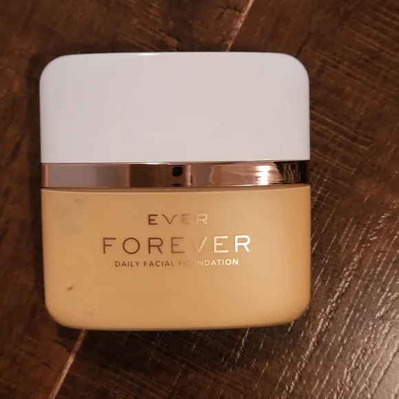 Ever Facial Foundation - Picture 3 of 3